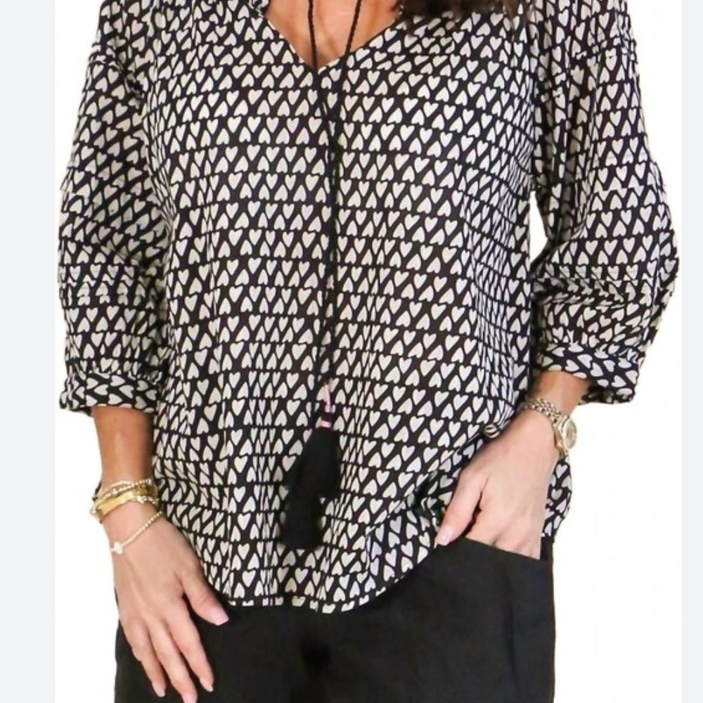 ivy jane Black & White Heart-Print V-Neck Tunic